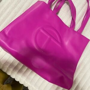 Azalea Medium Telfar shopping bag.